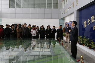 走進(jìn)大企業(yè) 啟發(fā)新思路——武漢市商貿(mào)金融煙草工會組織百余名工會領(lǐng)導(dǎo)干部赴企業(yè)參觀學(xué)習(xí)紀(jì)實