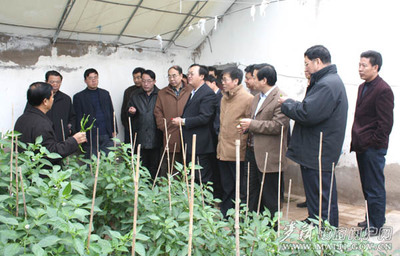 甘肅省政府督查組赴麥積區(qū)開展商貿(mào)領(lǐng)域?qū)ｍ椂讲?></a></div>
<div   id=